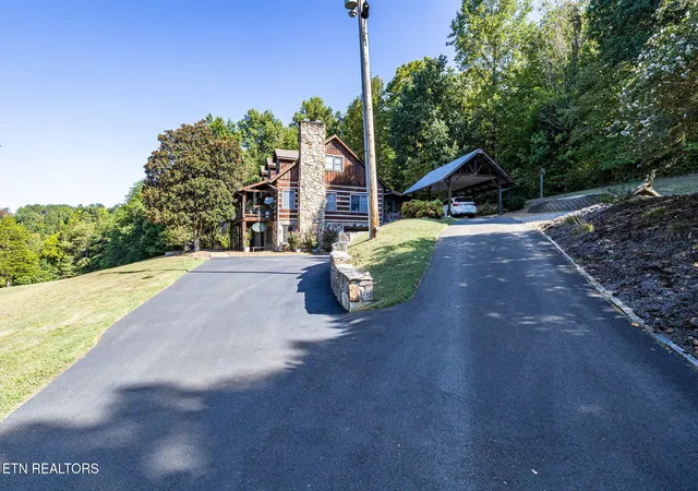 Photo 4 of Single family home for sale at 1750 Ambrose Ln, Dandridge, TN 37725 | MLS# 1337164 | Listing updated on 2026-04-17