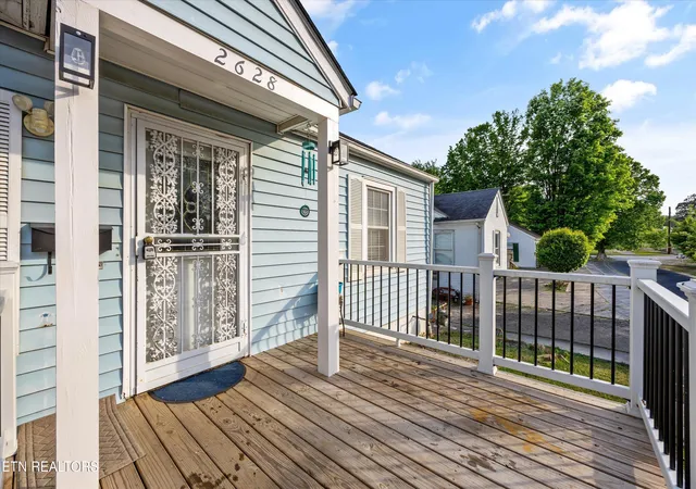 Photo 3 of Sale Pending at 2628 Linden Ave, Knoxville, TN 37914 | MLS# 1337750 | Listing updated on 2026-08-25
