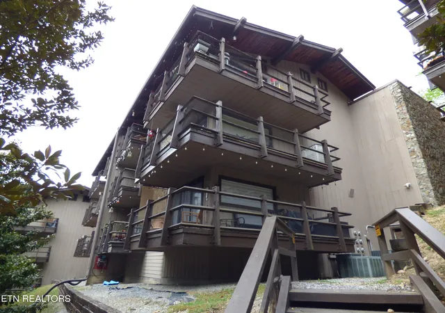 3rd image of 1081 Cove Rd #APT 821, Sevierville, TN 37876 | MLS# 1337080