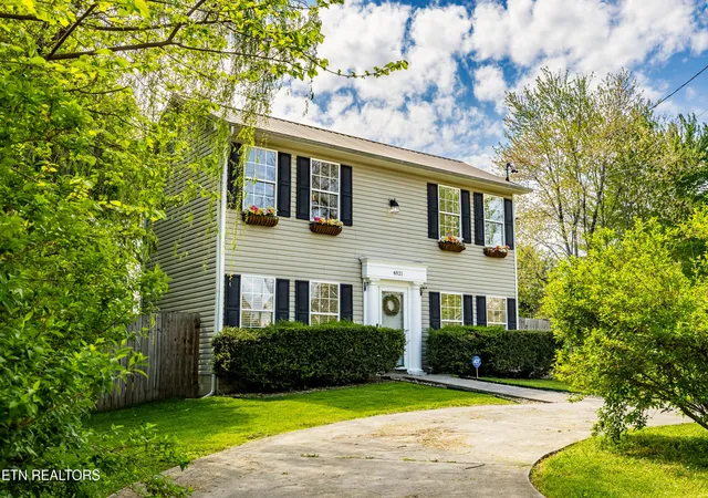 Photo 1 of Single family home for sale at 4821 Minglewood Rd, Knoxville, TN 37918 | MLS# 1337119 | Listing updated on 2026-08-31