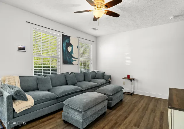 Photo 4 of Single family home for sale at 4821 Minglewood Rd, Knoxville, TN 37918 | MLS# 1337119 | Listing updated on 2026-08-31