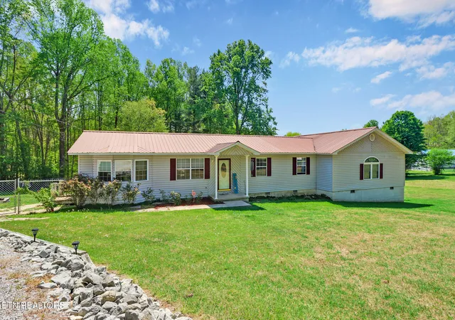 2nd image of 2013 Meadowview Dr, Jamestown, TN 38556 | MLS# 1337406