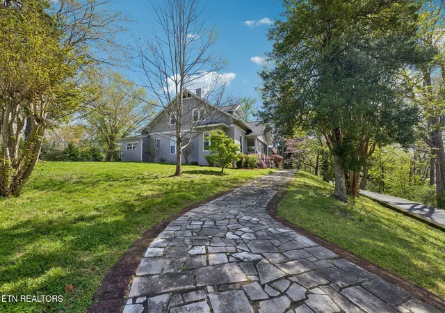 Photo 3 of Single family home for sale at 210 Clifton Hts Rd, Newport, TN 37821 | MLS# 1336950 | Listing updated on 2026-09-13