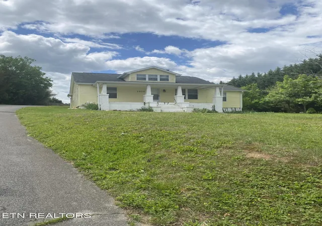 1st image of 1906 W Lamar Alexander Pkwy, Maryville, TN 37801 | MLS# 1336979