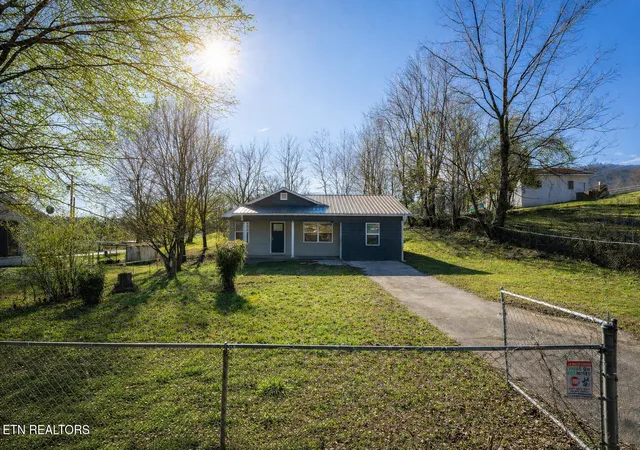 Photo 1 of Single family home for sale at 205 N 12th Street, La Follette, TN 37766 | MLS# 1337206 | Listing updated on 2026-08-31