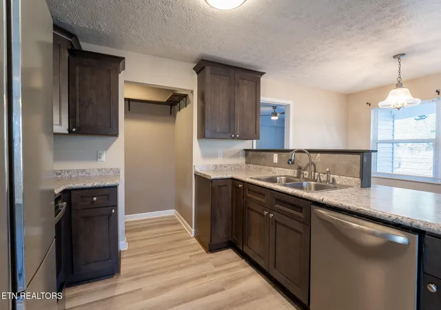 Photo 4 of Single family home for sale at 205 N 12th Street, La Follette, TN 37766 | MLS# 1337206 | Listing updated on 2026-08-31