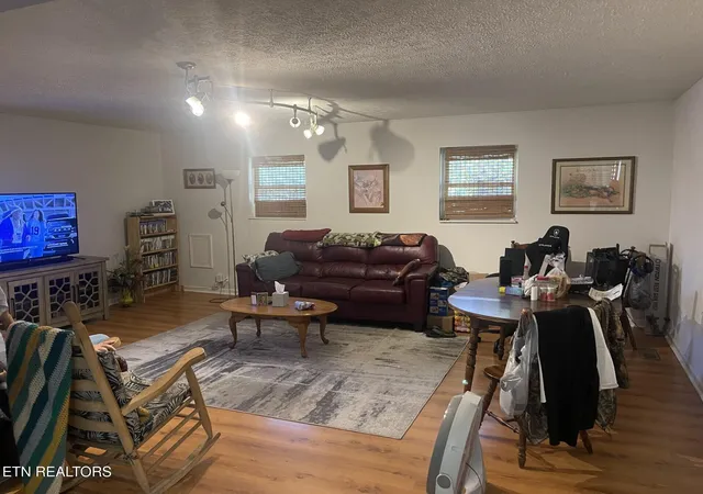 Photo 3 of Single family home for sale at 1239 Dossett St, Athens, TN 37303 | MLS# 1337031 | Listing updated on 2026-09-04