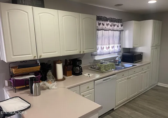 Photo 3 of Single family home for sale at 1239 Dossett St, Athens, TN 37303 | MLS# 1337031 | Listing updated on 2026-09-04