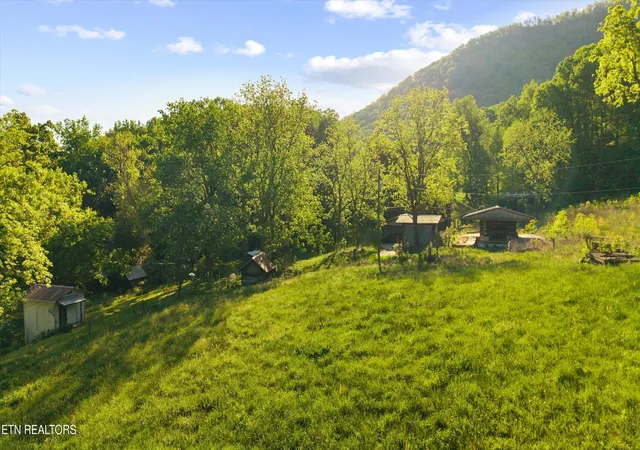 4th image of 172 Pam Ln, Townsend, TN 37882 | MLS# 1338493