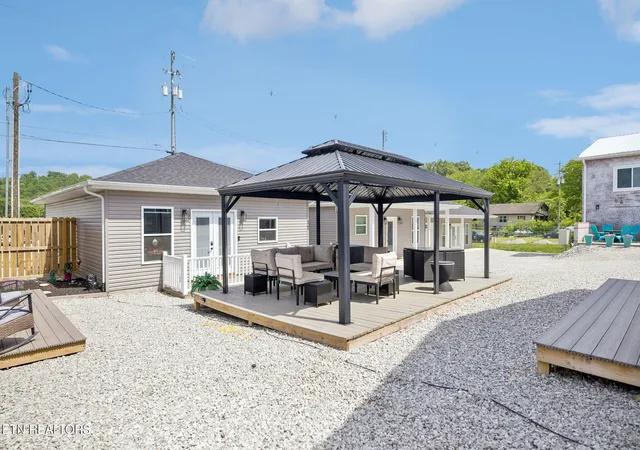 Homes for sale in Rocky Top, TN | 325 7th St, Rocky Top, TN 37769 | MLS# 1337592