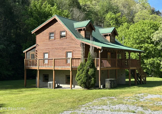 Homes for sale in Sevierville, TN | 1764 Upper Middle Creek Rd, Sevierville, TN 37876 | MLS# 1337244