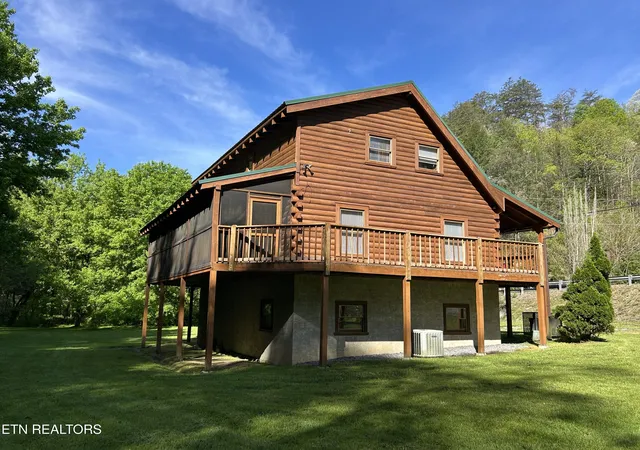 Homes for sale in Sevierville, TN | 1764 Upper Middle Creek Rd, Sevierville, TN 37876 | MLS# 1337244