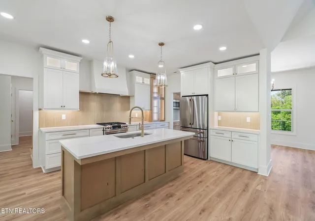Photo 3 of Sale Pending at 1211 Herbert Dr, Greenback, TN 37742 | MLS# 1337318 | Listing updated on 2026-09-20