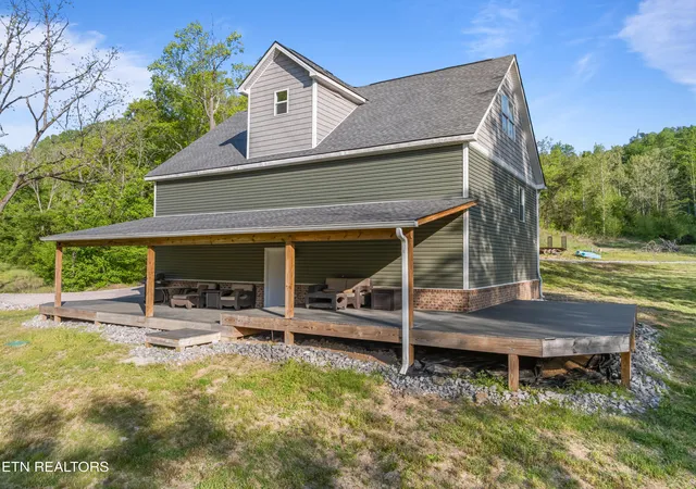 Homes for sale in Thorn Hill, TN | 260 Shepard Ln, Thorn Hill, TN 37881 | MLS# 1338454