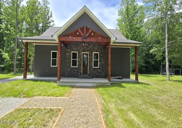 Homes for sale in Oneida, TN | 186 Short Leaf Ln, Oneida, TN 37841 | MLS# 1337863