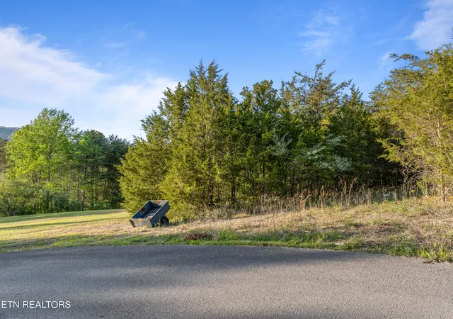 3rd image of Regent Dr, Harrogate, TN 37752 | MLS# 1338449