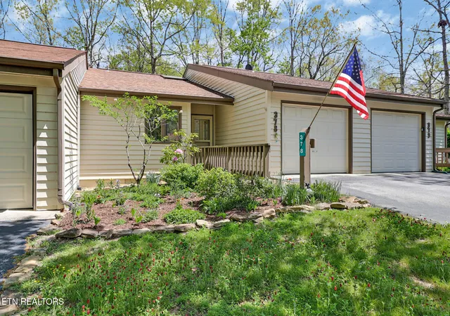 Homes for sale in Crossville, TN | 378 Lake Catherine Ct, Crossville, TN 38558 | MLS# 1337638