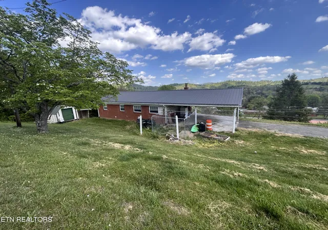 Homes for sale in Tazewell, TN | 225 Rose, Tazewell, TN 37879 | MLS# 1337375