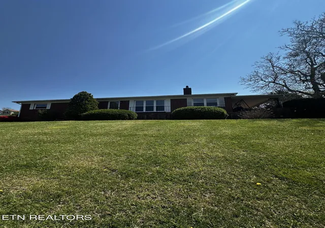 Homes for sale in Harrogate, TN | 169 Oxford Cir, Harrogate, TN 37752 | MLS# 1337815