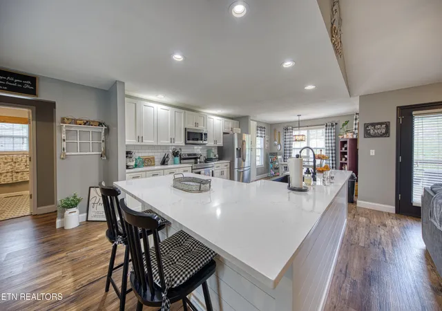Homes for sale in La Follette, TN | 1103 Earnhardt Ln, La Follette, TN 37766 | MLS# 1337853