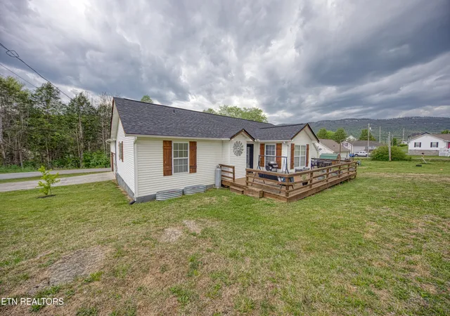 Homes for sale in La Follette, TN | 1103 Earnhardt Ln, La Follette, TN 37766 | MLS# 1337853