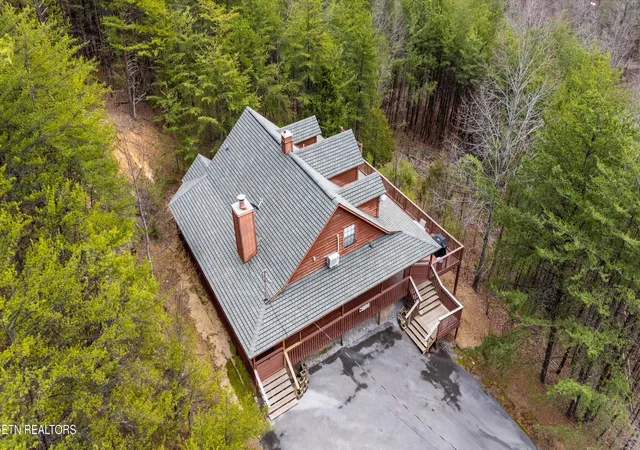 Photo 3 of Single family home for sale at 2059 Wicks Way, Sevierville, TN 37876 | MLS# 1337448 | Listing updated on 2026-08-27