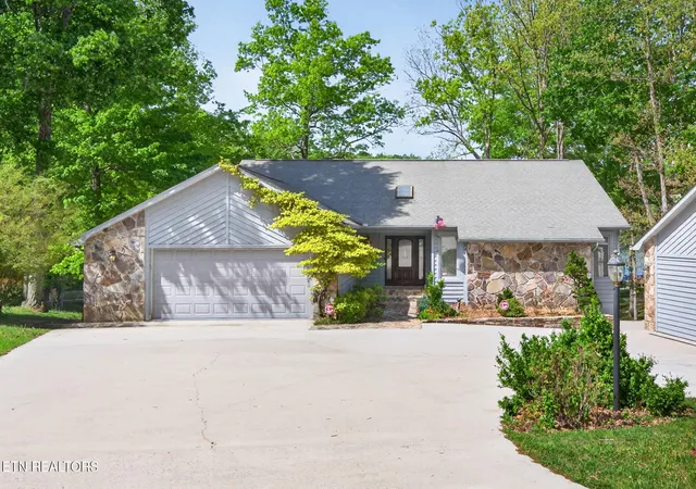2nd image of 167 Markham Ln, Crossville, TN 38558 | MLS# 1338708