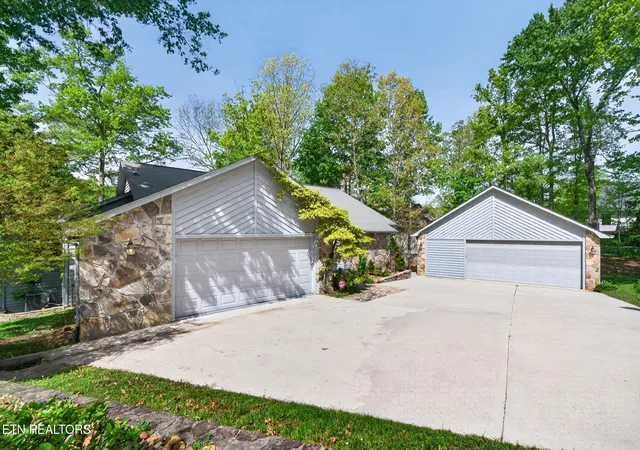 3rd image of 167 Markham Ln, Crossville, TN 38558 | MLS# 1338708