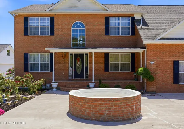 Photo 4 of Sale Pending at 1517 Bob Young Ln, Lenoir City, TN 37772 | MLS# 1337943 | Listing updated on 2026-08-12