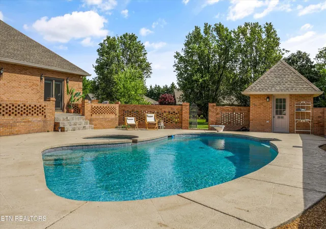 3rd image of 318 Hidden Cove Ct, Maryville, TN 37803 | MLS# 1338479