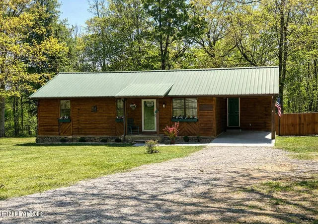 2nd image of 533 Robbins Rd, Crossville, TN 38572 | MLS# 1337624
