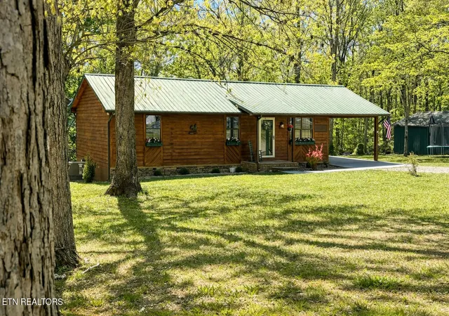 3rd image of 533 Robbins Rd, Crossville, TN 38572 | MLS# 1337624
