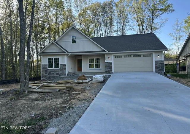 Photo 2 of Sale Pending at 230 Thrushwood Dr, Crossville, TN 38558 | MLS# 1337785 | Listing updated on 2026-07-30