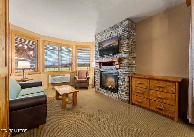 Listing Photo 2 - Condo for sale in building located at 1424 Old Knoxville Unit 13071,73,75 Hwy, Sevierville, TN 37876