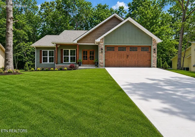 Photo 2 of Single family home for sale at 136 Pomeroy Dr, Crossville, TN 38558 | MLS# 1337668 | Listing updated on 2026-07-25