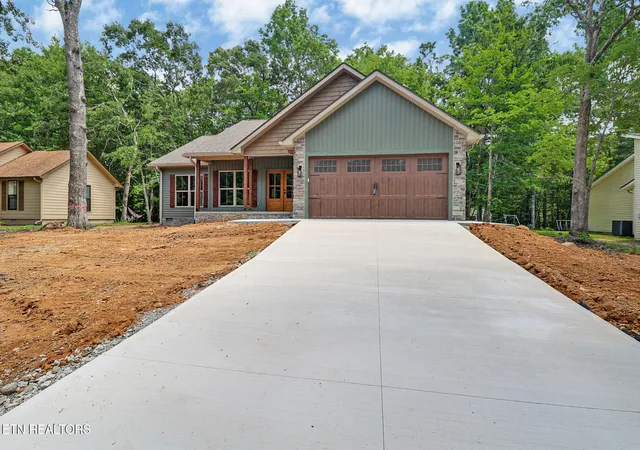 Photo 3 of Single family home for sale at 136 Pomeroy Dr, Crossville, TN 38558 | MLS# 1337668 | Listing updated on 2026-07-25