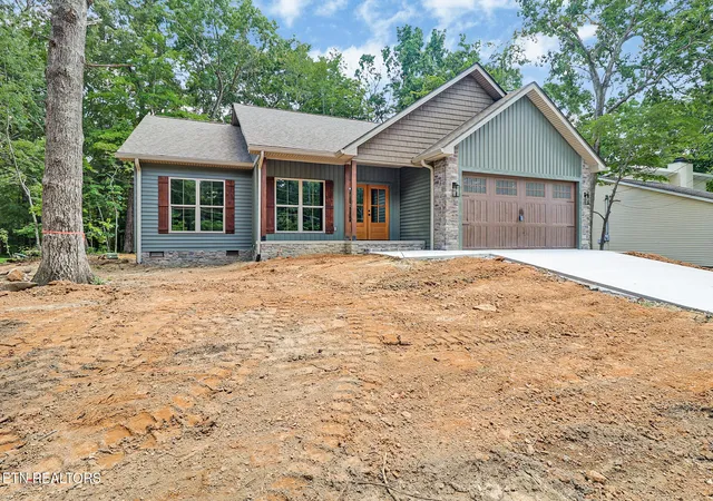 Photo 3 of Single family home for sale at 136 Pomeroy Dr, Crossville, TN 38558 | MLS# 1337668 | Listing updated on 2026-07-25