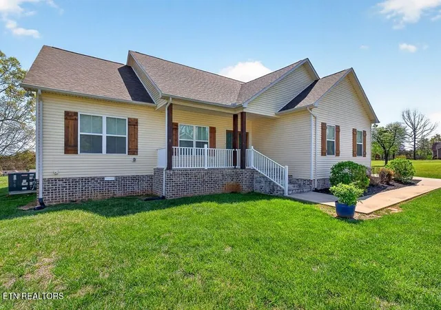 Homes for sale in Sparta, TN | 750 Honeysuckle Ln, Sparta, TN 38583 | MLS# 1337683