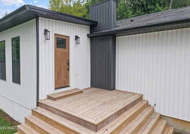 Photo 4 of Single family home for sale at 201 Wakefield Rd, Knoxville, TN 37922 | MLS# 1337876 | Listing updated on 2026-09-14
