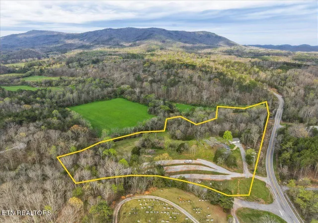 Homes for sale in Tellico Plains, TN | 1805 Mecca Pike, Tellico Plains, TN 37385 | MLS# 1338365