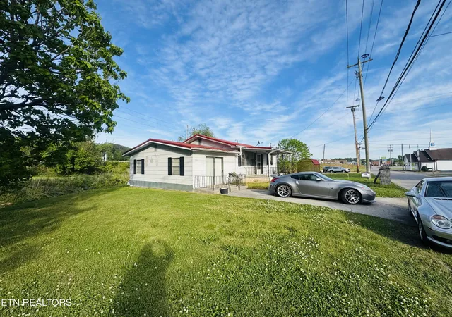 Homes for sale in Rocky Top, TN | 208 Leach Ave, Rocky Top, TN 37769 | MLS# 1337795