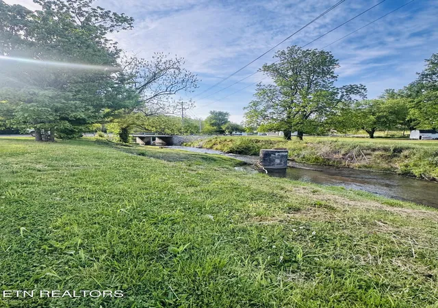 Homes for sale in Rocky Top, TN | 208 Leach Ave, Rocky Top, TN 37769 | MLS# 1337795