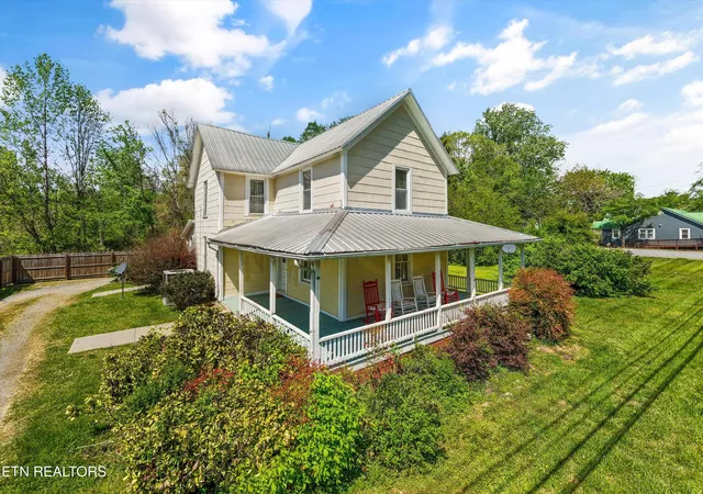 Photo 3 of Single family home for sale at 7637 E Lamar Alexander Pkwy, Townsend, TN 37882 | MLS# 1338514 | Listing updated on 2026-08-19