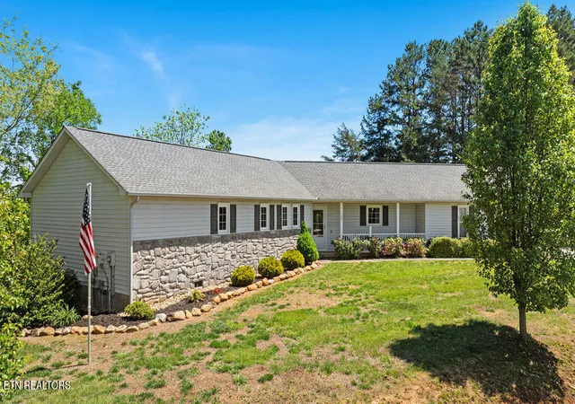 1st image of 108 Chahyga Wy, Loudon, TN 37774 | MLS# 1338077