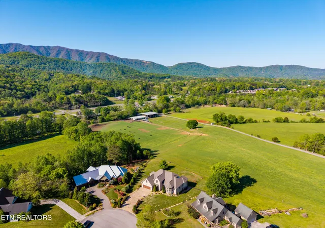 Homes for sale in Townsend, TN | 7641 Powderhorn Tr, Townsend, TN 37882 | MLS# 1337842