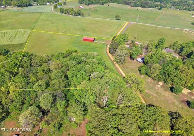 Photo 1 of Sale Pending at 880 Fairview Rd, Tellico Plains, TN 37385 | MLS# 1337812 | Listing updated on 2026-09-24