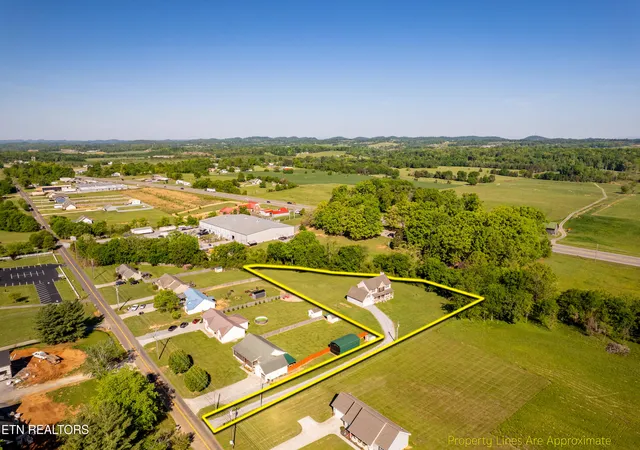 2nd image of 5703 Old Niles Ferry Pike, Greenback, TN 37742 | MLS# 1338151