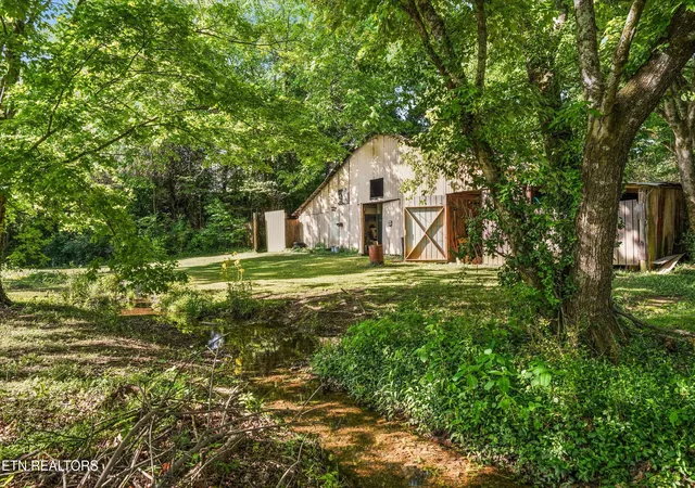 Photo 2 of Single family home for sale at 7819 Pelleaux Rd, Knoxville, TN 37938 | MLS# 1339147 | Listing updated on 2026-05-04