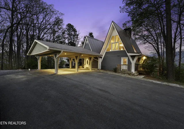 Photo 1 of Single family home for sale at 1066 Ski View Dr, Gatlinburg, TN 37738 | MLS# 1338821 | Listing updated on 2026-06-22