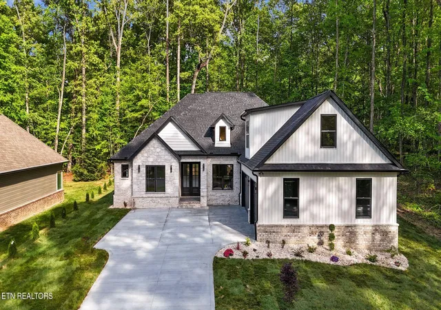 Homes for sale in Loudon, TN | 231 Oostanali Wy, Loudon, TN 37774 | MLS# 1337909